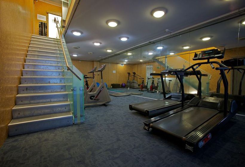 Distinction Wellington Century City Hotel 4