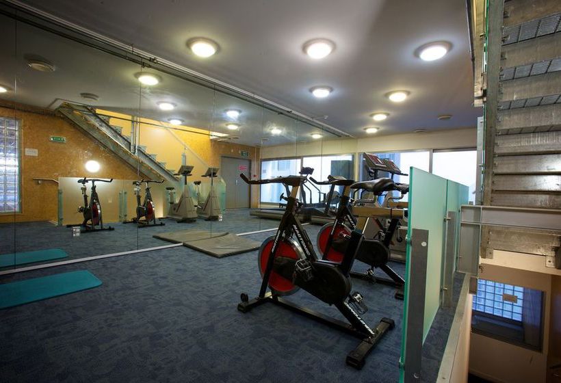 Distinction Wellington Century City Hotel 7