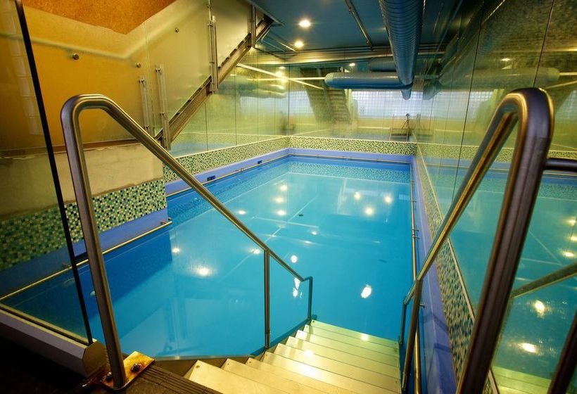 Distinction Wellington Century City Hotel 9