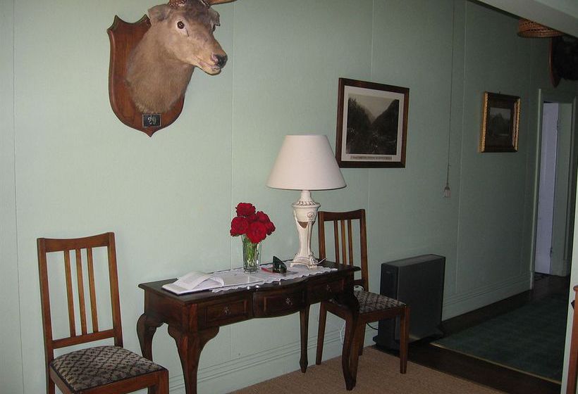 Hotel Murrells Grand View House 3