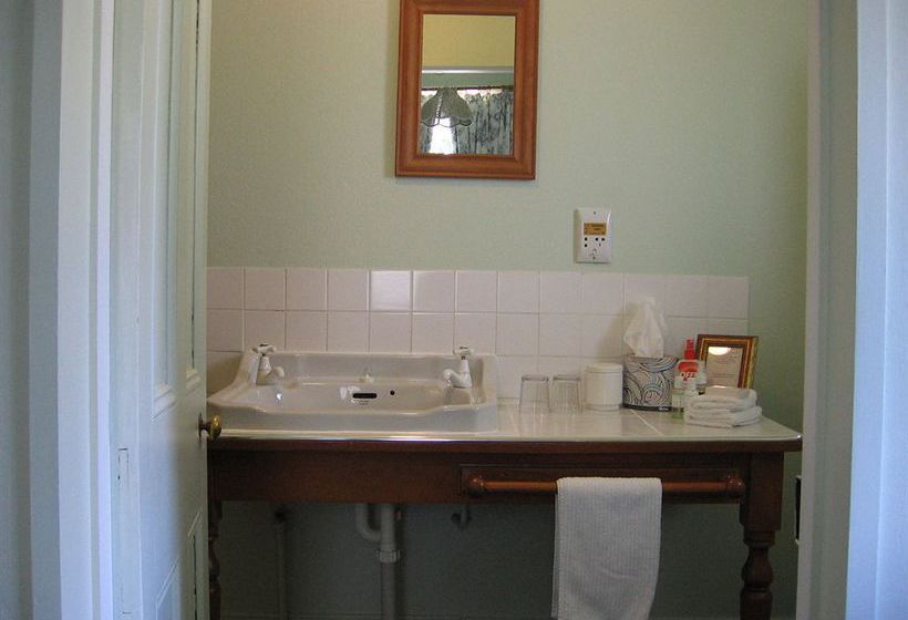 Hotel Murrells Grand View House 4