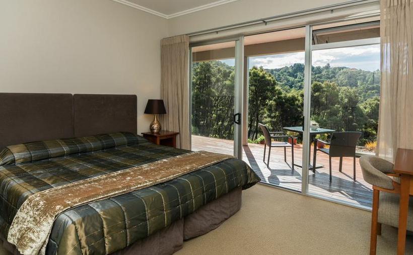 Hotel Decks Of Paihia 1