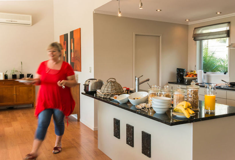 Hotel Decks Of Paihia 15