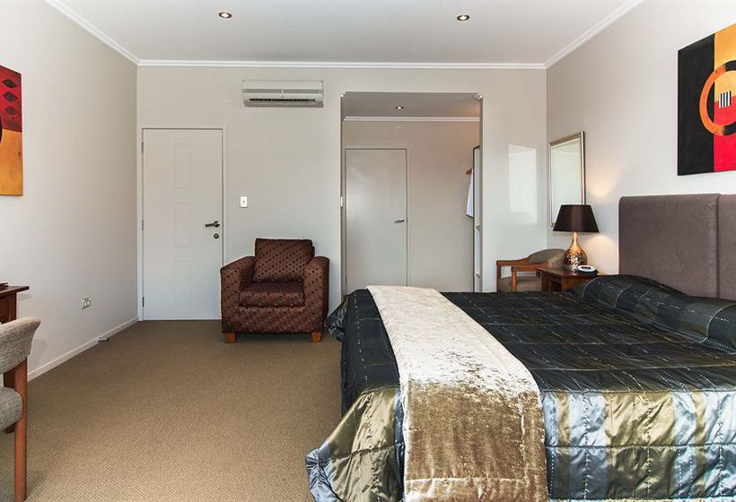 Hotel Decks Of Paihia 3