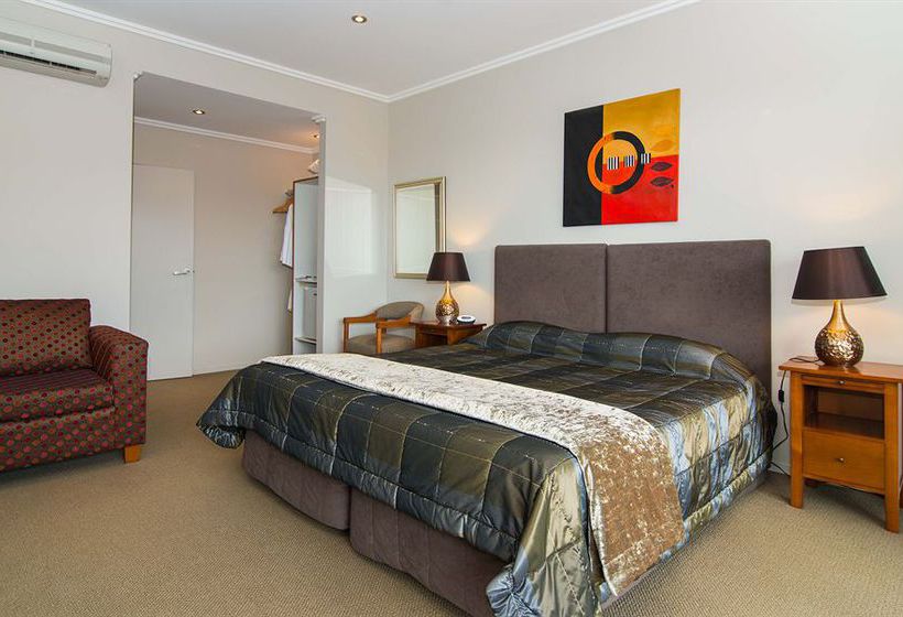 Hotel Decks Of Paihia 7