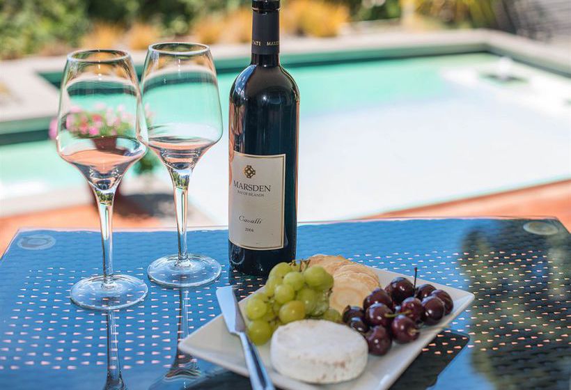 Hotel Decks Of Paihia 8