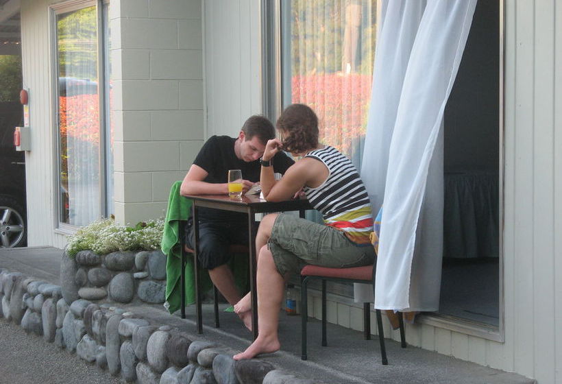 Tongariro River Motel 8