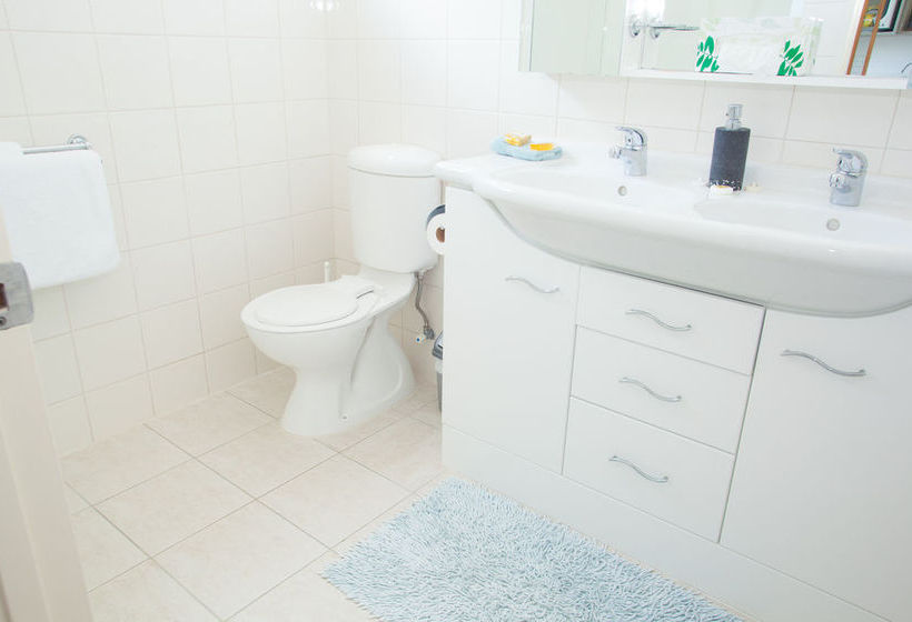 Hotel Admirals View Lodge 18