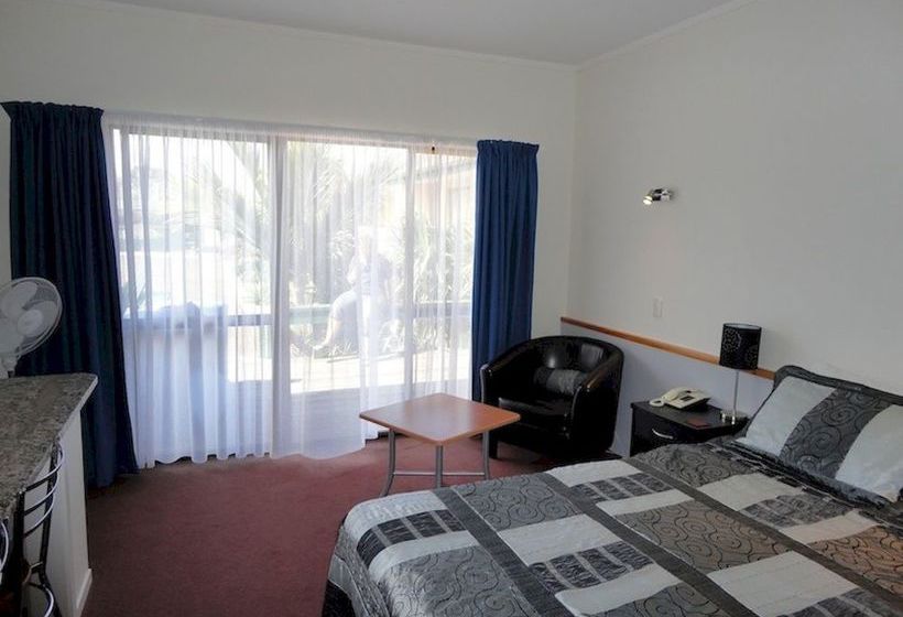 Hotel Aotearoa Lodge & Tours 1