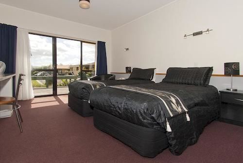 Hotel Aotearoa Lodge & Tours 4