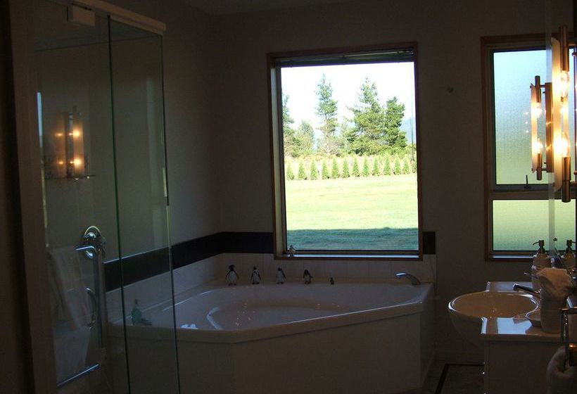 Hotel Vibrant Living Retreat 2