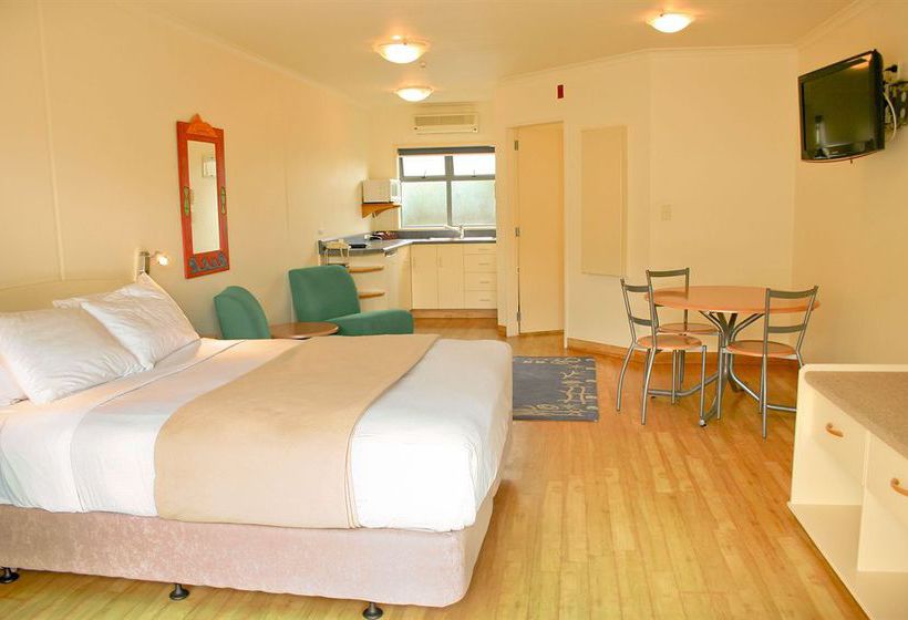 Hotel White Island Rendezvous 1