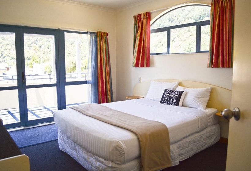 Hotel White Island Rendezvous 10