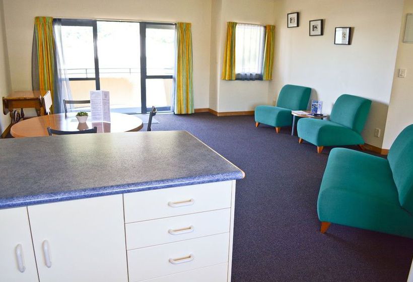 Hotel White Island Rendezvous 13