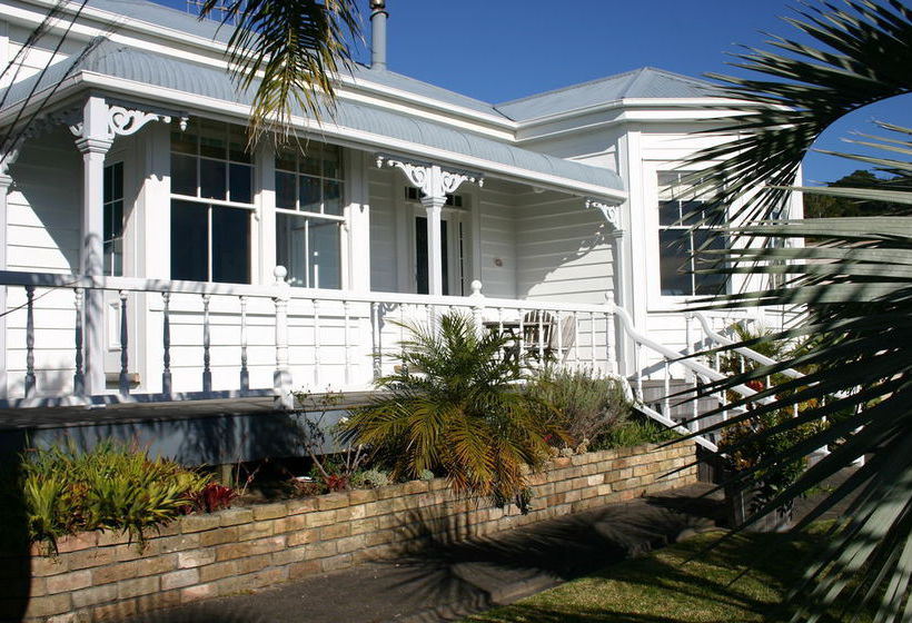 Hotel White Island Rendezvous 19