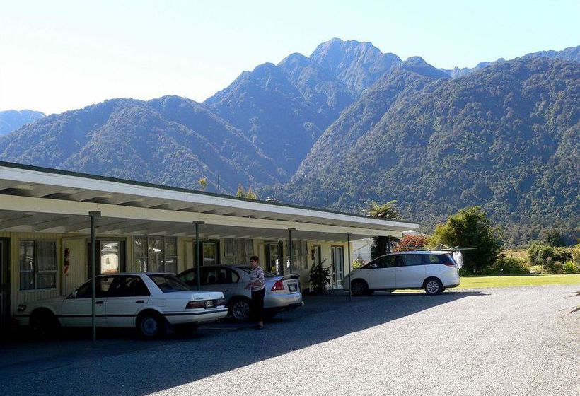 Glacier View Motel 1