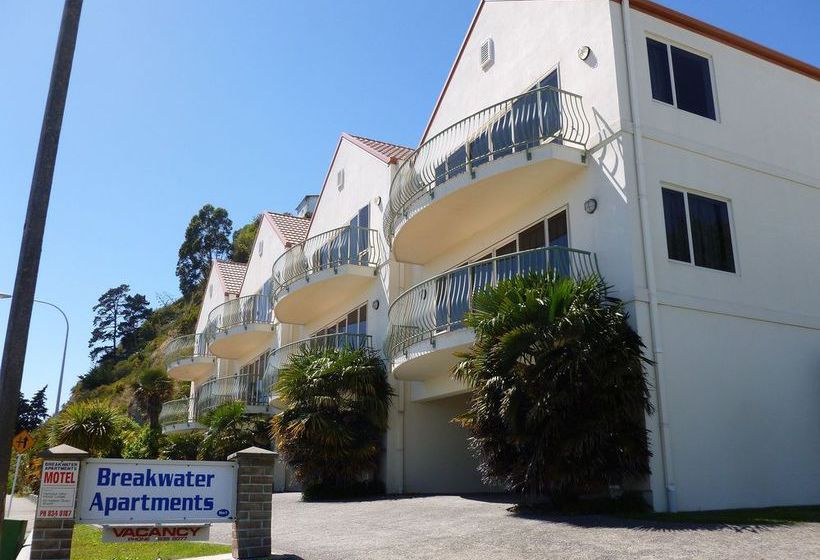 Hotel Breakwater Apartments 2