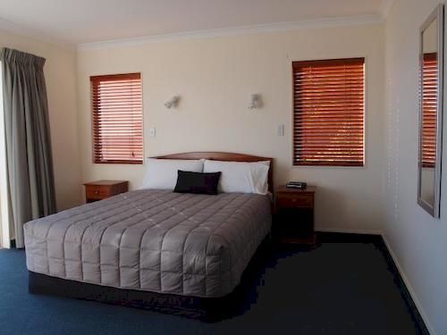 Hotel Breakwater Apartments 9