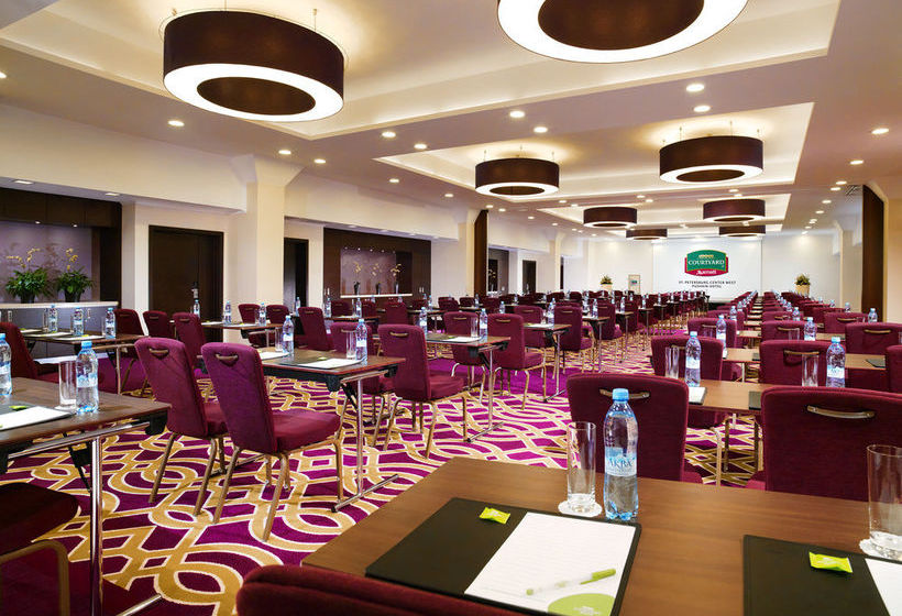 Hotel Courtyard St. Petersburg Center West Pushkin 10