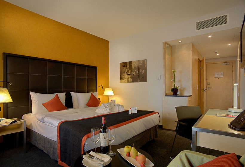 Hotel Crowne Plaza St Petersburg Airport 3