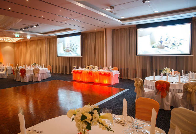 Hotel Crowne Plaza St Petersburg Airport 4