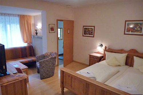 Hotel Haus Hillesheim 12