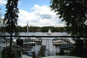 Hostal Touristenhaus Grunau 1