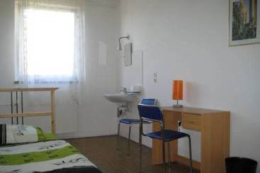 Hostal Touristenhaus Grunau 3