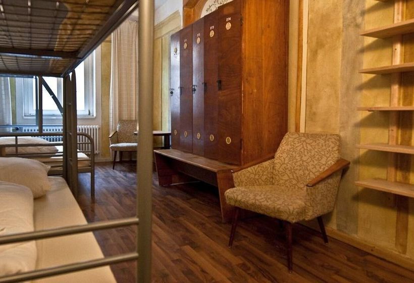 Eastseven Berlin Hostel 10