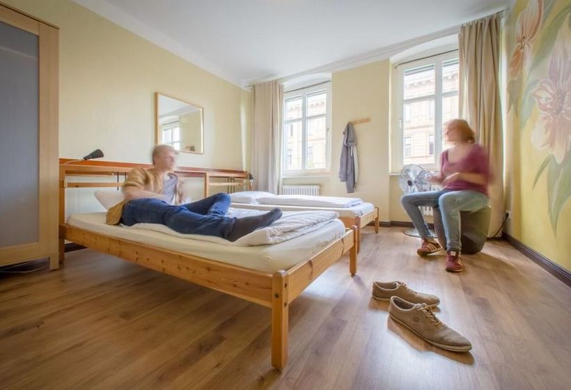 Eastseven Berlin Hostel 11