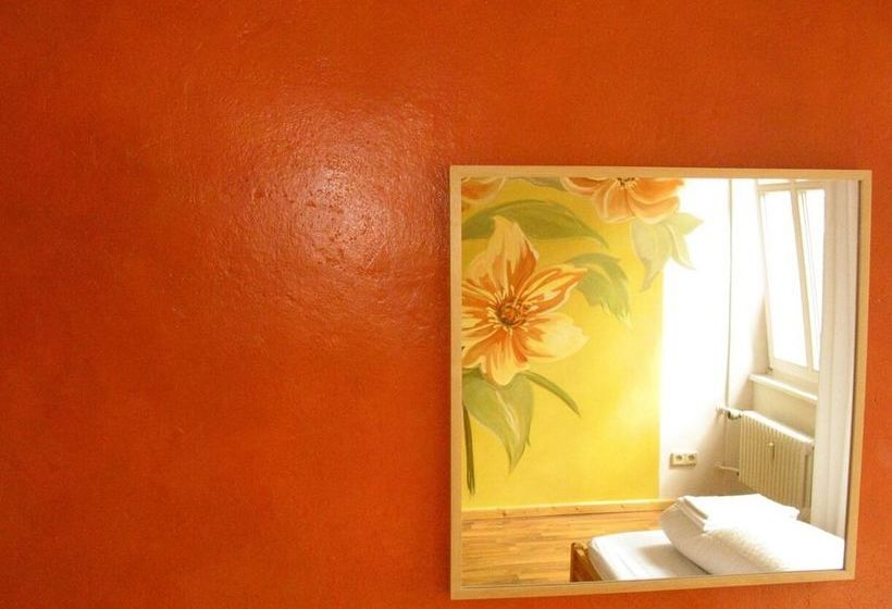 Eastseven Berlin Hostel 12