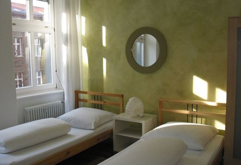 Eastseven Berlin Hostel 16