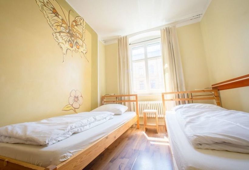 Eastseven Berlin Hostel 17