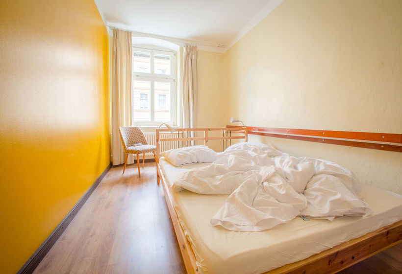 Eastseven Berlin Hostel 18