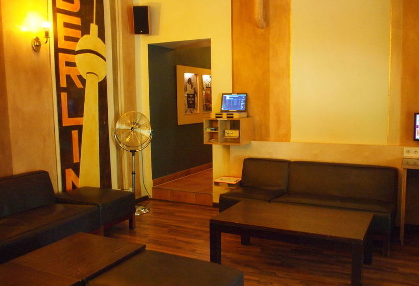 Eastseven Berlin Hostel 4