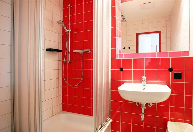 Berlin International Youth Hostel 10