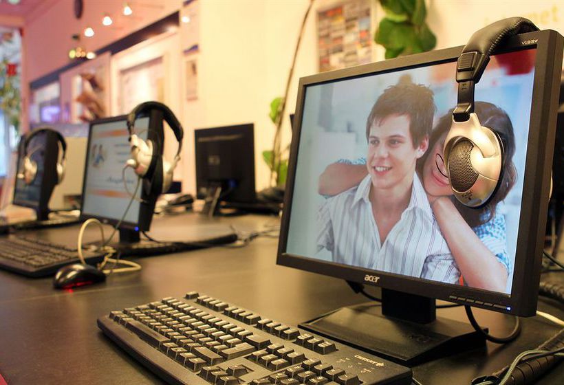 Berlin International Youth Hostel 12