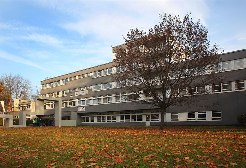 Berlin International Youth Hostel 13