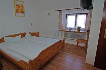 Hotel-Hostel-Theresienhof 4