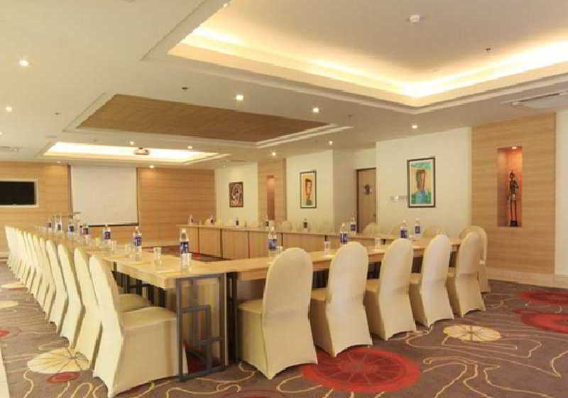 Hotel Lemon Tree Premier Ulsoor Lake Bengaluru 18