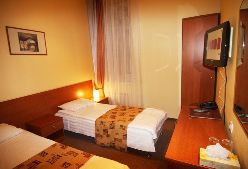 Hotel By The Hermitage 5