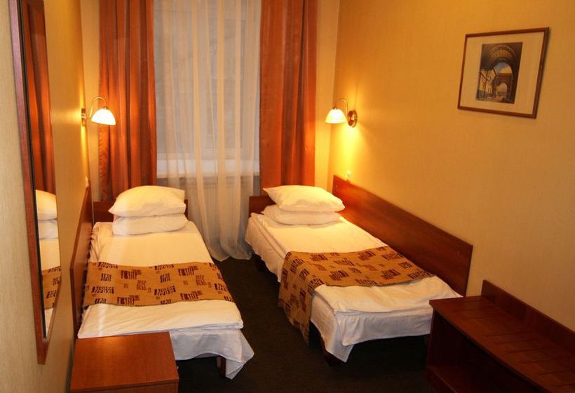 Hotel By The Hermitage 8