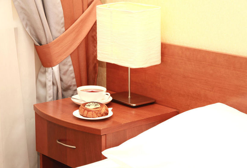 Hotel By The Hermitage 9