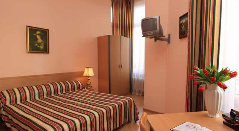 Pensión Hotel Stuttgarter Eck 10