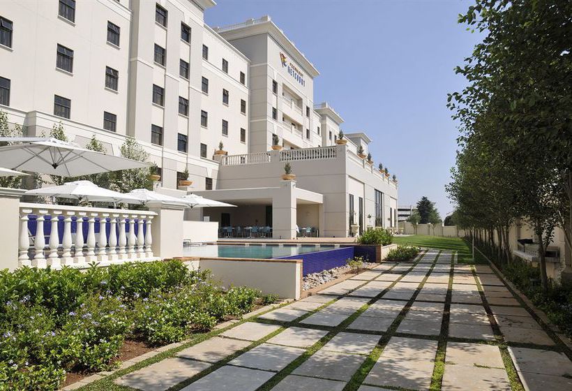 Hotel Peermont Metcourt At Emperors Palace 3