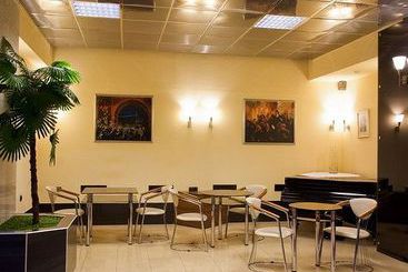 Hotel Oktyabrskaya 11