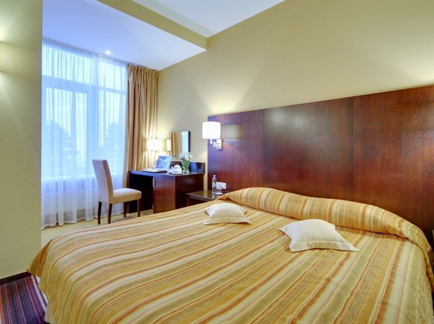 Repino Cronwell Park Hotel 12