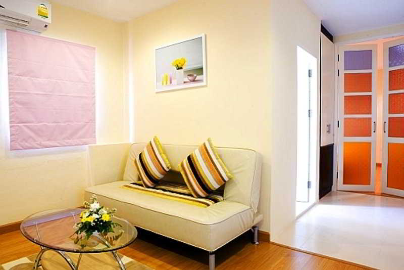 Phuket Center Apartment 11