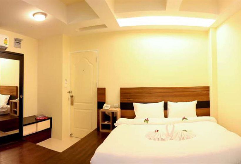 Phuket Center Apartment 4