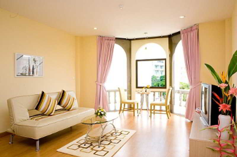 Phuket Center Apartment 8